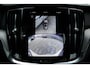 Volvo V60 2.0 T6 Plug-in hybrid AWD Plus Dark | Nappa leder / Open Grid Textiel Bekleding Met Contourstoelen | 19' 5-Triplespaaks Glossy Black Diamond Cut | Harman/Kardon audio installatie|  Verwarmbare Voor + Achterstoelen | Stuurwielverwarming | Panoramadak | Head-up Display | Visual Park Assist |