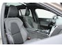 Volvo V60 2.0 T6 Plug-in hybrid AWD Plus Dark | Nappa leder / Open Grid Textiel Bekleding Met Contourstoelen | 19' 5-Triplespaaks Glossy Black Diamond Cut | Harman/Kardon audio installatie|  Verwarmbare Voor + Achterstoelen | Stuurwielverwarming | Panoramadak | Head-up Display | Visual Park Assist |