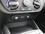 Hyundai i10 1.0 Comfort "Edition" / Apple CarPlay & Android Auto / 14" LMV / Cruise Control / i10 Edition Striping / NL Auto / Dealer onderhouden / 1ste Eigenaar / Airco / Lichtsensor / Fabrieksgarantie tot 25-10-2029 /