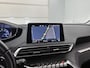 Peugeot 5008 SUV Allure 130pk Automaat | 7 Zitplaatsen | Navigatie | Achteruitrijcamera | Handsfree Achterklep | Climate Control | Parkeersensoren v+a | Cruise Control | Keyless | Armsteun | Draadloze telefoonlader | Apple Carplay / Android Auto | Bluetooth | DAB+ radio | Donker getint glas | 19" lichtmetalen velgen |