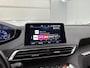 Peugeot 5008 SUV Allure 130pk Automaat | 7 Zitplaatsen | Navigatie | Achteruitrijcamera | Handsfree Achterklep | Climate Control | Parkeersensoren v+a | Cruise Control | Keyless | Armsteun | Draadloze telefoonlader | Apple Carplay / Android Auto | Bluetooth | DAB+ radio | Donker getint glas | 19" lichtmetalen velgen |