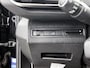 Peugeot 5008 SUV Allure 130pk Automaat | 7 Zitplaatsen | Navigatie | Achteruitrijcamera | Handsfree Achterklep | Climate Control | Parkeersensoren v+a | Cruise Control | Keyless | Armsteun | Draadloze telefoonlader | Apple Carplay / Android Auto | Bluetooth | DAB+ radio | Donker getint glas | 19" lichtmetalen velgen |