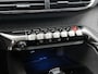 Peugeot 5008 SUV Allure 130pk Automaat | 7 Zitplaatsen | Navigatie | Achteruitrijcamera | Handsfree Achterklep | Climate Control | Parkeersensoren v+a | Cruise Control | Keyless | Armsteun | Draadloze telefoonlader | Apple Carplay / Android Auto | Bluetooth | DAB+ radio | Donker getint glas | 19" lichtmetalen velgen |