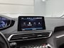 Peugeot 5008 SUV Allure 130pk Automaat | 7 Zitplaatsen | Navigatie | Achteruitrijcamera | Handsfree Achterklep | Climate Control | Parkeersensoren v+a | Cruise Control | Keyless | Armsteun | Draadloze telefoonlader | Apple Carplay / Android Auto | Bluetooth | DAB+ radio | Donker getint glas | 19" lichtmetalen velgen |