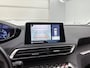 Peugeot 5008 SUV Allure 130pk Automaat | 7 Zitplaatsen | Navigatie | Achteruitrijcamera | Handsfree Achterklep | Climate Control | Parkeersensoren v+a | Cruise Control | Keyless | Armsteun | Draadloze telefoonlader | Apple Carplay / Android Auto | Bluetooth | DAB+ radio | Donker getint glas | 19" lichtmetalen velgen |