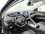 Peugeot 5008 SUV Allure 130pk Automaat | 7 Zitplaatsen | Navigatie | Achteruitrijcamera | Handsfree Achterklep | Climate Control | Parkeersensoren v+a | Cruise Control | Keyless | Armsteun | Draadloze telefoonlader | Apple Carplay / Android Auto | Bluetooth | DAB+ radio | Donker getint glas | 19" lichtmetalen velgen |