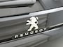 Peugeot 5008 SUV Allure 130pk Automaat | 7 Zitplaatsen | Navigatie | Achteruitrijcamera | Handsfree Achterklep | Climate Control | Parkeersensoren v+a | Cruise Control | Keyless | Armsteun | Draadloze telefoonlader | Apple Carplay / Android Auto | Bluetooth | DAB+ radio | Donker getint glas | 19" lichtmetalen velgen |