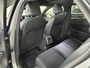 Volkswagen T-Roc 1.5 eTsi R-Line First Edition | IQ light | Pano | Trekhaak |