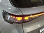 Volkswagen T-Roc 1.5 eTsi R-Line First Edition | IQ light | Pano | Trekhaak |
