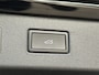 Volkswagen T-Roc 1.5 eTsi R-Line First Edition | IQ light | Pano | Trekhaak |