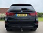 BMW X5 M50D Automaat / Grijs Kenteken / Leder / Panoramadak / 21" Velgen / Camera / Trekhaak / Navi / Clima / PDC / Cruise / LED /