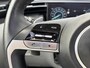 Hyundai Tucson 1.6 T-GDI PHEV Premium Sky 4WD / Trekhaak ( 1350 kg ) / Achterbank verwarmd / Stoel verkoeling en verwarming voor / Elektrisch glazen panorama-dak /