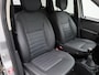Dacia Duster 1.2 TCe 4x2 Blackshadow | Trekhaak | Lederen Bekleding | PDC Achter | Full-Map Navigatie | Privacy Glass | Cruise Control & Snelheidsbegrenzer | Airconditioning | 16" LMV | Orig. NL