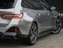 BMW 5-Serie Touring 530e xDrive | M-Sport Pro | Panoramadak | Harman Kardon audio | M-Sport Suspension | Adaptive Led | Driving Assistant Plus | Ambient Light | Iconic glow grille | M-Sport Brake Red | Shadowline Lights