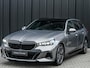 BMW 5-Serie Touring 530e xDrive | M-Sport Pro | Panoramadak | Harman Kardon audio | M-Sport Suspension | Adaptive Led | Driving Assistant Plus | Ambient Light | Iconic glow grille | M-Sport Brake Red | Shadowline Lights