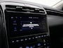 Hyundai Tucson 1.6 T-GDI HEV Comfort AUTOMAAT / Navigatie / 1ste Eigenaar / 1650KG Trekgewicht / Adaptieve Cruise Control / NL auto / Dealer onderhouden / Stoelverwarming voor / Navigatie / Apple CarPlay & Android Auto / All Seasonbanden /