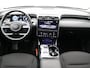 Hyundai Tucson 1.6 T-GDI HEV Comfort AUTOMAAT / Navigatie / 1ste Eigenaar / 1650KG Trekgewicht / Adaptieve Cruise Control / NL auto / Dealer onderhouden / Stoelverwarming voor / Navigatie / Apple CarPlay & Android Auto / All Seasonbanden /
