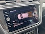 Volkswagen Tiguan 1.5 TSI Elegance Automaat | GEEN AFLEVERKOSTEN | Apple Carplay & Android Auto | Elektrisch wegklapbare trekhaak | Adaptieve Cruise Control | Climate control | Navigatie | Stoel & Stuurwielverwarming | Elektrische kofferbak |