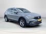 Volkswagen Tiguan 1.5 TSI Elegance Automaat | GEEN AFLEVERKOSTEN | Apple Carplay & Android Auto | Elektrisch wegklapbare trekhaak | Adaptieve Cruise Control | Climate control | Navigatie | Stoel & Stuurwielverwarming | Elektrische kofferbak |
