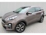 Kia Sportage 1.6 GDI DynamicLine | Incl. 12 maanden Garantie | Achteruitrijcamera | Cruise control | Lane assist | Apple CarPlay/Android auto | Parkeercamera | Navigatie | Parkeersensoren | Climate Control |