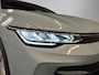 Volkswagen Golf 1.5eHybrid 204pk Life Edition DSG · Apple/Android · Camera + Parkeersensoren · Dodehoeksensor · Stoel- & stuurverwarming · Garantie t/m 26-03-2030 of 100000km