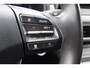Hyundai Kona Electric EV Comfort 64 kWh Dealeronderhouden! Achteruitrijcamera/Apple carplay/Warmtepomp/Adaptieve cruise control/Lane assist/Climate control/Navigatie