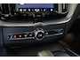 Volvo XC60 T6 Plug-in hybrid AWD Plus Dark | Trekhaak | Verwarmbare voorstoelen+stuurwiel+achterbank | Premium audio by Harman Kardon | Rondom zichtcamera