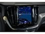 Volvo XC60 T6 Plug-in hybrid AWD Plus Dark | Trekhaak | Verwarmbare voorstoelen+stuurwiel+achterbank | Premium audio by Harman Kardon | Rondom zichtcamera