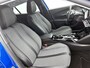 Peugeot e-2008 SUV EV Allure Pack 50 kWh 136pk | Accu SOH 92,6% | Navigatie | Achteruitrijcamera | 3D Cockpit | Stoelverwarming | Climate Control | Adaptieve Cruise Control | Parkeersensoren | Keyless start | Bluetooth | Apple CarPlay / Android Auto | DAB+ radio | Elektrisch inklapbare spiegels | Donker getint glas | 17" lichtmetalen velgen |