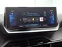 Peugeot e-2008 SUV EV Allure Pack 50 kWh 136pk | Accu SOH 92,6% | Navigatie | Achteruitrijcamera | 3D Cockpit | Stoelverwarming | Climate Control | Adaptieve Cruise Control | Parkeersensoren | Keyless start | Bluetooth | Apple CarPlay / Android Auto | DAB+ radio | Elektrisch inklapbare spiegels | Donker getint glas | 17" lichtmetalen velgen |