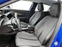 Peugeot e-2008 SUV EV Allure Pack 50 kWh 136pk | Accu SOH 92,6% | Navigatie | Achteruitrijcamera | 3D Cockpit | Stoelverwarming | Climate Control | Adaptieve Cruise Control | Parkeersensoren | Keyless start | Bluetooth | Apple CarPlay / Android Auto | DAB+ radio | Elektrisch inklapbare spiegels | Donker getint glas | 17" lichtmetalen velgen |