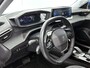Peugeot e-2008 SUV EV Allure Pack 50 kWh 136pk | Accu SOH 92,6% | Navigatie | Achteruitrijcamera | 3D Cockpit | Stoelverwarming | Climate Control | Adaptieve Cruise Control | Parkeersensoren | Keyless start | Bluetooth | Apple CarPlay / Android Auto | DAB+ radio | Elektrisch inklapbare spiegels | Donker getint glas | 17" lichtmetalen velgen |