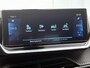 Peugeot e-2008 SUV EV Allure Pack 50 kWh 136pk | Accu SOH 92,6% | Navigatie | Achteruitrijcamera | 3D Cockpit | Stoelverwarming | Climate Control | Adaptieve Cruise Control | Parkeersensoren | Keyless start | Bluetooth | Apple CarPlay / Android Auto | DAB+ radio | Elektrisch inklapbare spiegels | Donker getint glas | 17" lichtmetalen velgen |