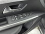 Peugeot 5008 SUV Allure Hybrid 145pk Automaat | 7 Zitplaatsen | Navigatie | 360° Camera | Adaptieve Cruise Control | Climate Control | Parkeersensoren v+a | Stoel- en stuurverwarming | Armsteun | Led koplampen | Keyless | Draadloze Apple Carplay / Android Auto | Automatisch dimlicht | Regensensor | Donker getint glas | 19" Lichtmetalen velgen |
