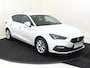 SEAT Leon 1.0 eTSI Style Business Intense | Parkeerassistent | Navigatie | Adaptieve cruise control | Achteruitrijcamera | CarPlay | 3-zone airco | Virtual cockpit |
