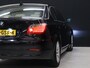 BMW 5-Serie 523i Business Line [ELEKTRISCH VERSTELBARE STOELEN, CAMERA, STOELVERWARMING, VOL LEDER, PDC V+A, CRUISE CONTROL, HOUTAFWERKING INTERIEUR, BLUETOOTH, NAVIGATIE, CLIMATE CONTROL, NIEUWSTAAT]