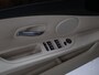 BMW 5-Serie 523i Business Line [ELEKTRISCH VERSTELBARE STOELEN, CAMERA, STOELVERWARMING, VOL LEDER, PDC V+A, CRUISE CONTROL, HOUTAFWERKING INTERIEUR, BLUETOOTH, NAVIGATIE, CLIMATE CONTROL, NIEUWSTAAT]