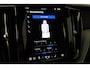 Volvo XC60 T6 Plug-in hybrid Ultra Black Edition | ACC | Luchtvering | Trekhaak | Bowers&Wilkins | 360° Camera | Stoelmassage | Panoramadak | Head-Up