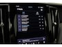 Volvo XC60 T6 Plug-in hybrid Ultra Black Edition | ACC | Luchtvering | Trekhaak | Bowers&Wilkins | 360° Camera | Stoelmassage | Panoramadak | Head-Up