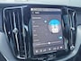 Volvo XC60 2.0 T8 Plug-in hybrid AWD Ultra Black Edition | Luchtvering | Trekhaak | 360 camera | Sportstoelen |