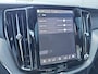 Volvo XC60 2.0 T8 Plug-in hybrid AWD Ultra Black Edition | Luchtvering | Trekhaak | 360 camera | Sportstoelen |