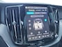 Volvo XC60 2.0 T8 Plug-in hybrid AWD Ultra Black Edition | Luchtvering | Trekhaak | 360 camera | Sportstoelen |