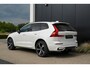 Volvo XC60 T6 Plug-in hybrid AWD Ultimate Dark Long Range | Trekhaak | Luchtvering | Stoelventilatie & massage | Stoelverwarming | Schuif/kanteldak | Head-Up Display | Lederen interieur | Adaptieve cruise control |