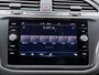 Volkswagen Tiguan 1.4 TSI eHybrid Elegance Automaat - LED - Trekhaak - Navigatie - Stoelverwarming - Achterklep elektrisch - Camera