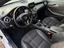 Mercedes-Benz CLA 180 Ambition 122 Pk Xenon/Led/Airco/Navi/Bluetooth/PDC/18 Inch/Elekt Ramen/Elekt Spiegels/Apk 02-2027
