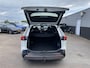 Toyota RAV4 2.5 Hybrid AWD Bi-Tone Trekhaak, Stoel- & Stuurwiel verwarmd, PDC, LED, Smart Key, Privacy glass