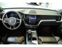 Volvo XC60 B5 Plus Dark | Semi Electrische Bedienbare Trekhaak | 1ste Eigenaar | Harman Kardon Premium Audio | Panoramadak | 20'' Lichtmetalen velgen | Elektrisch glazen schuifdak | Parkeercamera | Parkeersensoren voor + achter | Nappa Lederen bekleding |