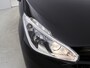 Peugeot 208 GT-Line 110pk | Navigatie | Panoramadak | Achteruitrijcamera | Climate Control | Cruise Control | Parkeersensoren v+a | Stoelverwarming | Half lederen sportstoelen | Armsteun | Bluetooth | Apple Carplay / Android Auto | DAB+ radio | Donker getint glas | 17" lichtmetalen velgen |
