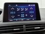 Peugeot 3008 SUV Blue Lease Executive 130pk | Navigatie | Climate Control | Cruise Control | Parkeersensoren v+a | Armsteun | Bluetooth | Apple Carplay / Android Auto | Draadloze telefoonlader | Regensensor | Donker getint glas | Afneembare trekhaak | Lage kilometerstand | 17" lichtmetalen velgen |