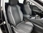 Peugeot 3008 SUV Blue Lease Executive 130pk | Navigatie | Climate Control | Cruise Control | Parkeersensoren v+a | Armsteun | Bluetooth | Apple Carplay / Android Auto | Draadloze telefoonlader | Regensensor | Donker getint glas | Afneembare trekhaak | Lage kilometerstand | 17" lichtmetalen velgen |